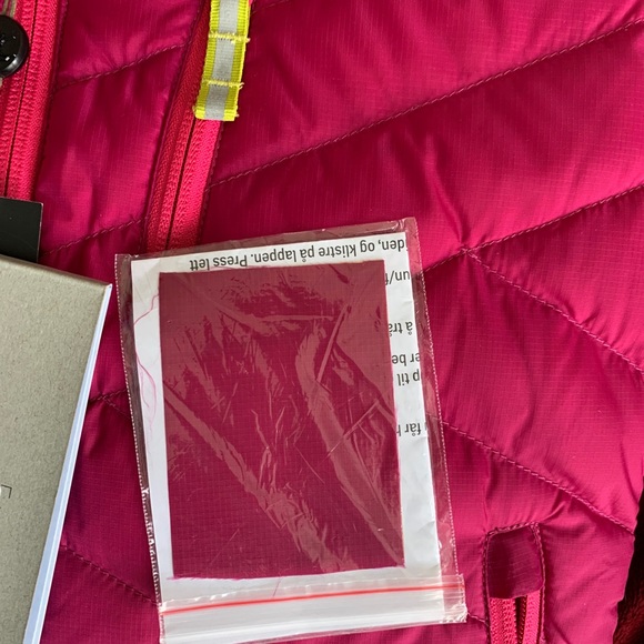 Girls Bergan of Norway Down Jacket - Picture 5 of 5